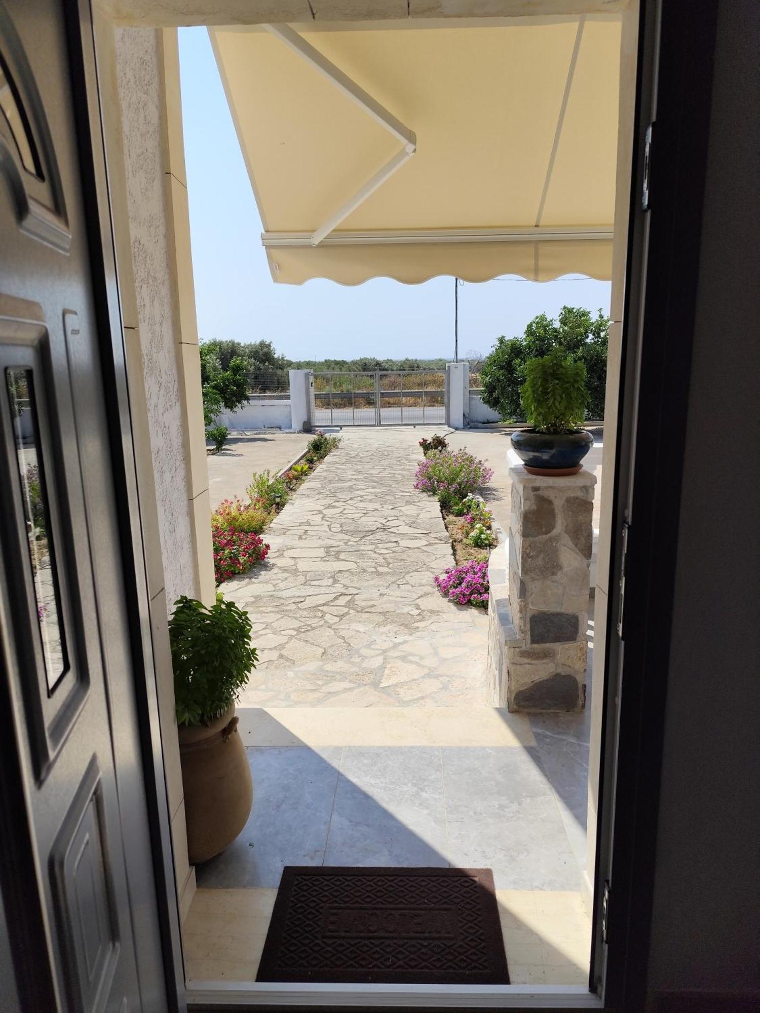 Grey House Apartment Samos Town