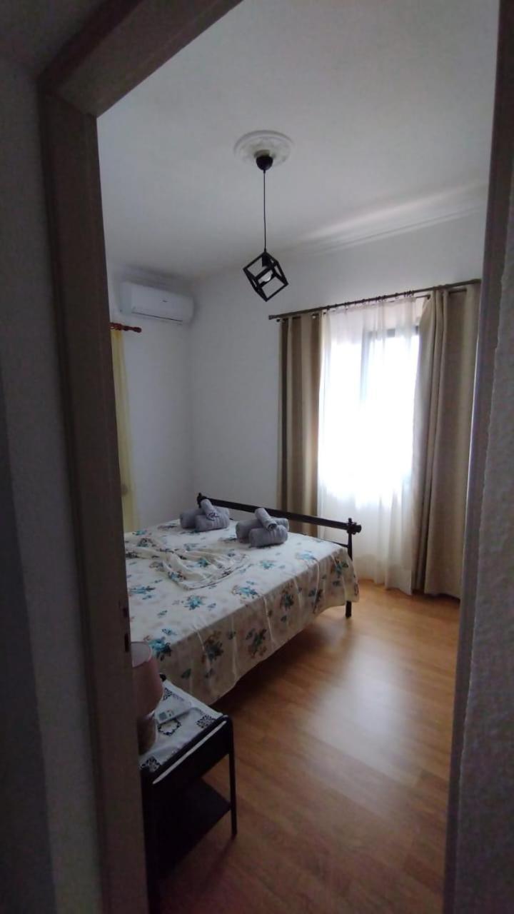 Grey House Apartment *